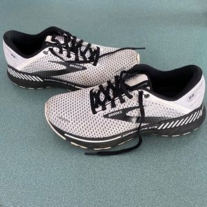Brooks adrenaline GTS